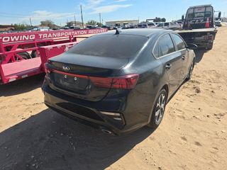 2021 Kia Forte LXS - Exterior Rear Right Corner Image